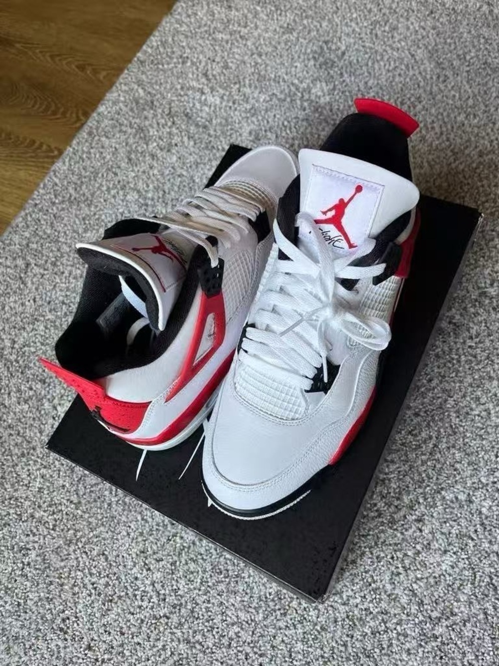 👟 New - Air Jordan 4 Retro Red Cement - Picture 5 of 9